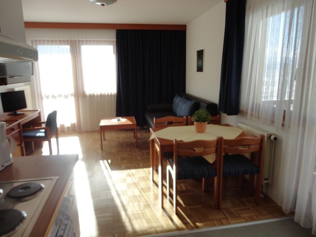 Panoramablickhotel - Lakeview Apartments Annenheim Zimmer foto